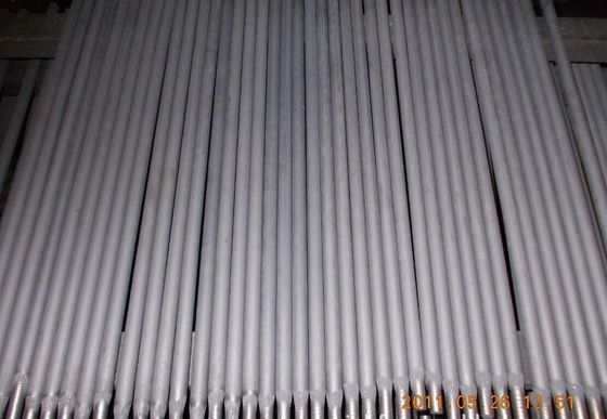 ألكترود لحام مزود بالسليلوز AWS A-5.5 E 8010 لحام الأنابيب الرأسية إلى أسفل وتغطية طبقات الحشو بالمرور الساخن المزود